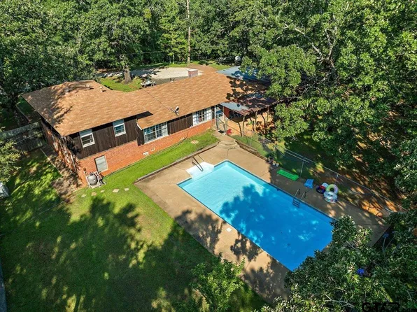 288 Pinecrest Dr N, Rusk, TX 75785