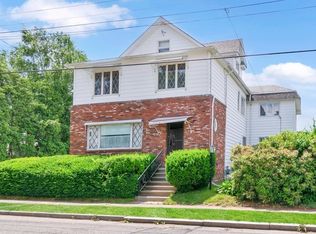 52 Moore St, Chicopee, MA 01013