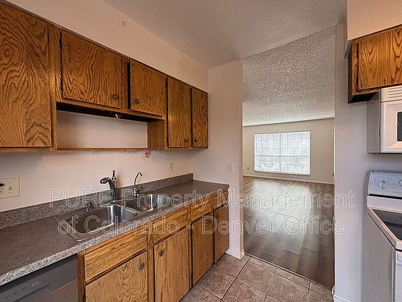 5th image of 9493 W Columbia Pl