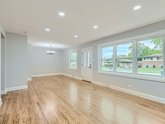 4th image of 152 S Mayfair Pl