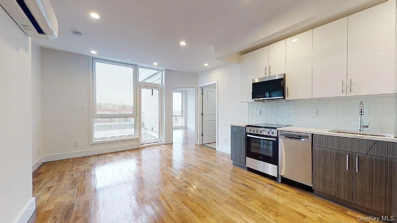 2 bed, 1.0 bath, 800 sqft, $3,500 — Photo 3