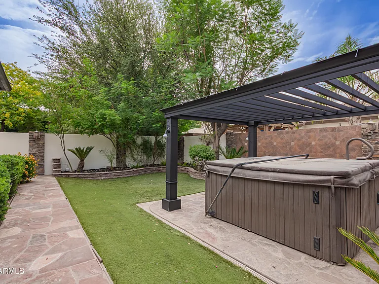 4711 E Buckboard Ct — Photo 43