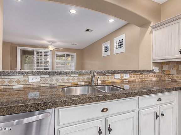 3rd image of 2041 S Jefferson Street