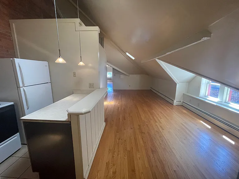 827 W Wayne St #3 — Photo 2