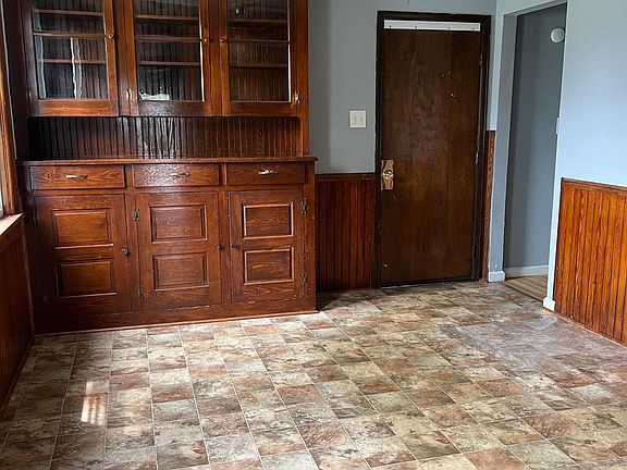 3rd image of 3645 Lake Ave Floor 1