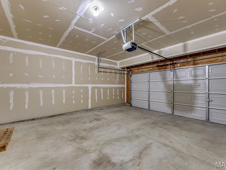 529 Parkgate Dr — Photo 35