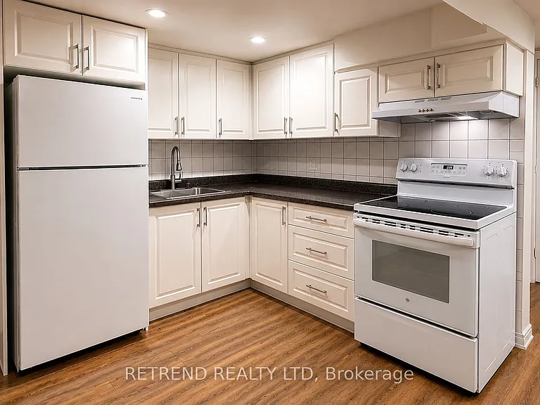 75 Aragon Ave #BASEMENT — Photo 4