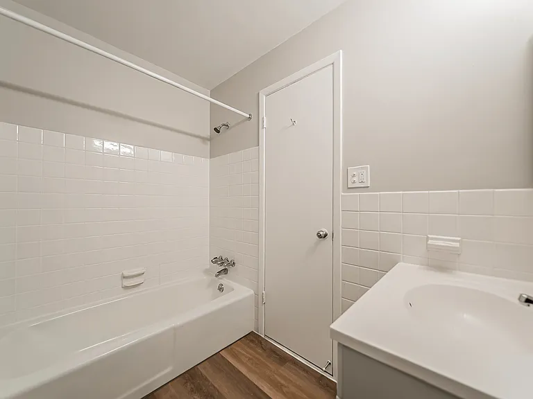 Wynwood Apartments — Photo 27