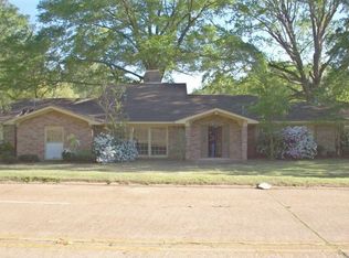 609 E Mary Lee St, Plain Dealing, LA 71064