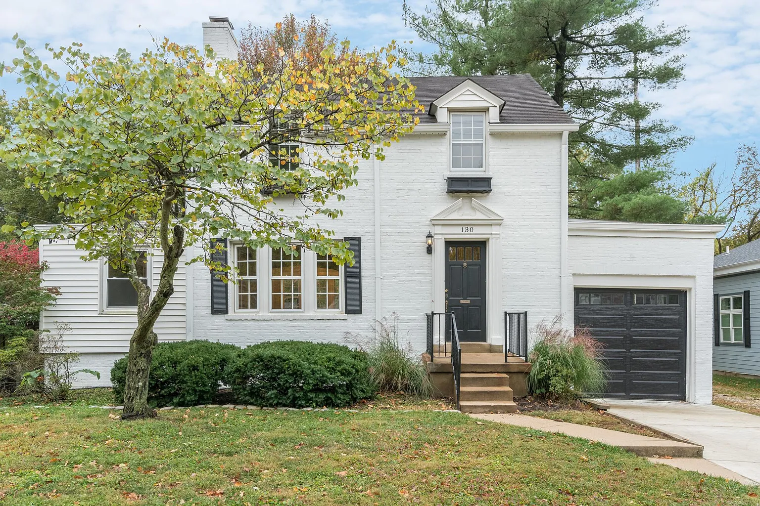 130 Swan Ave photo 1