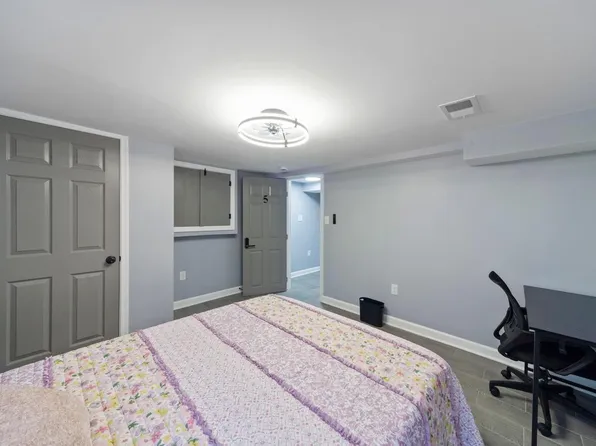 (undisclosed Address), Brooklyn, MD 21225