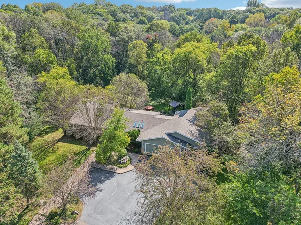 2849 Mayfield Rd, Wayzata, MN 55391