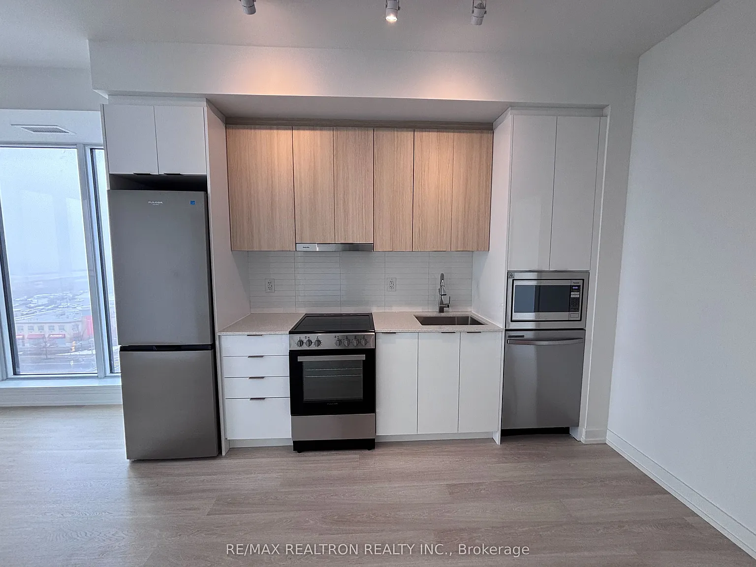 2 bed, $2,700 — Photo 3
