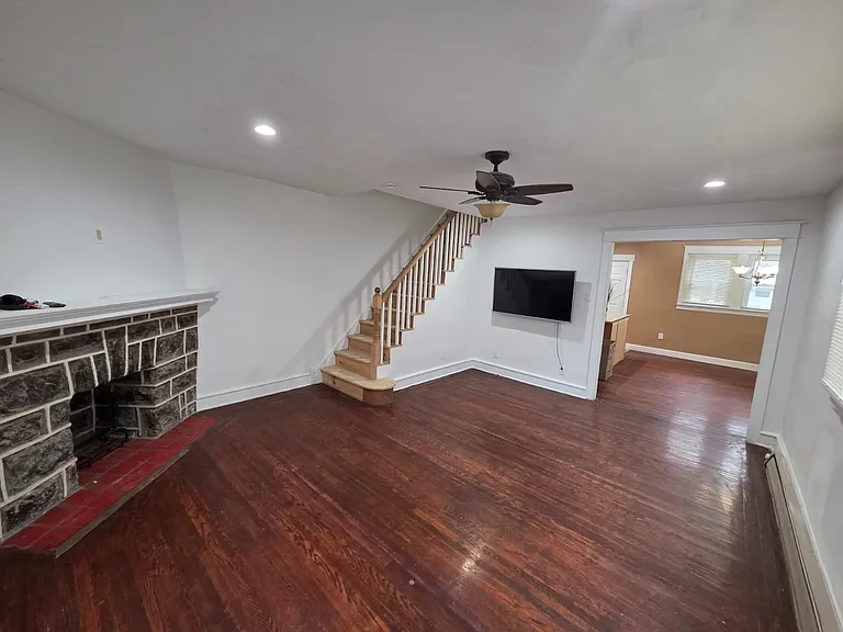 2449 Marshall Rd — Photo 8
