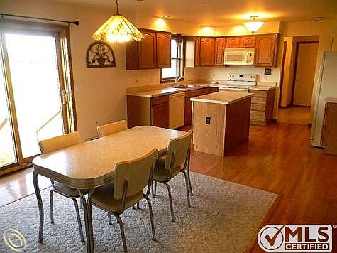 *ADDITIONAL VIEW DINING ROOM*