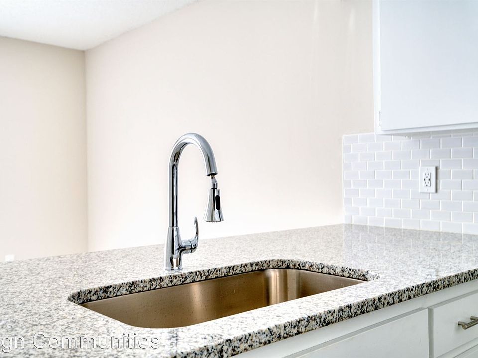 1st image of 1810 NE 3rd St #11919602