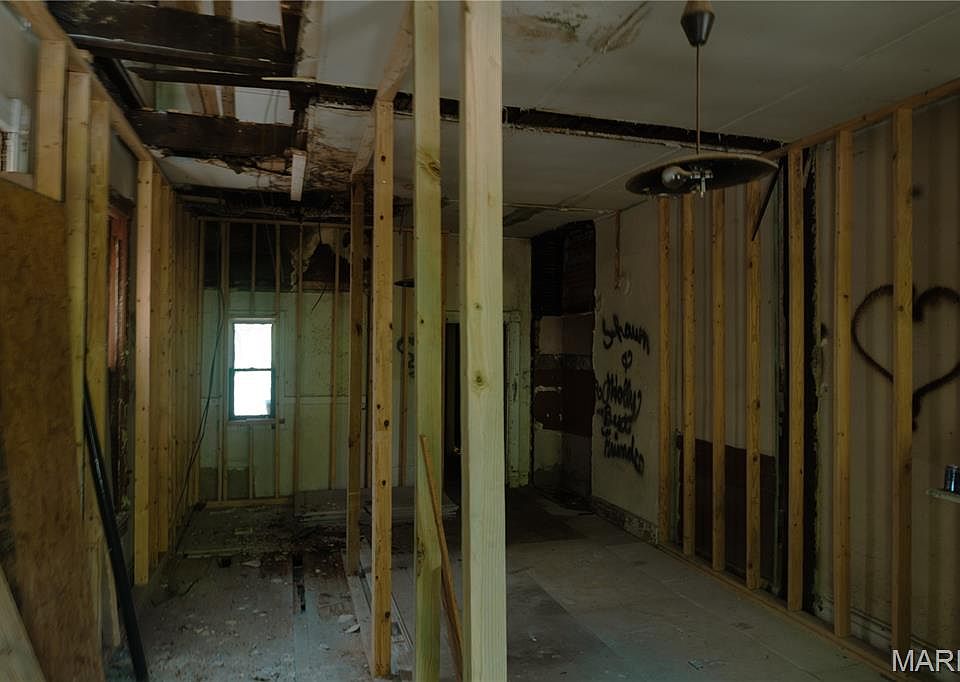 2nd image of 3955 N 11th St