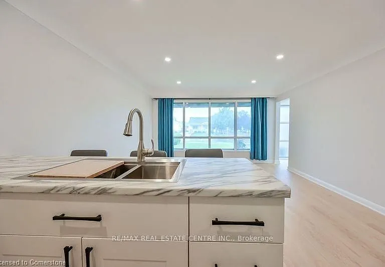 738 Mohawk Rd E #UPPER — Photo 3