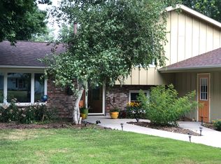 112 Bell Dr, Cary, IL 60013