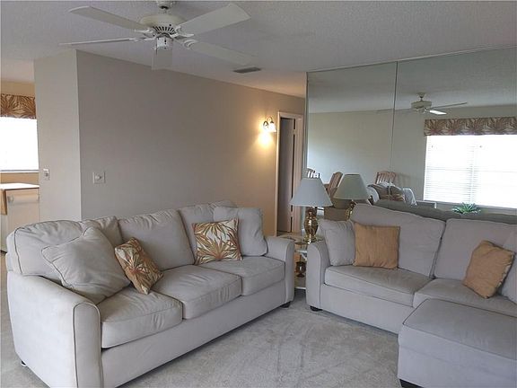 4th image of 67 Royal Oak Dr