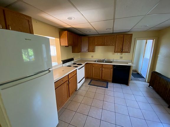 3rd image of 708 W South Ave