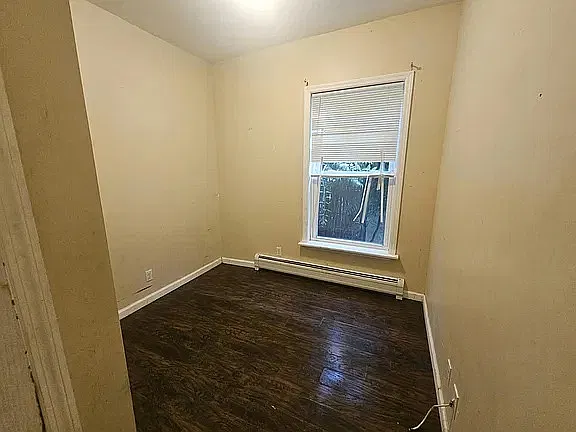 3 bed, $2,300 — Photo 3