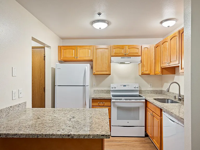 Beardslee Place Apartments — Photo 24