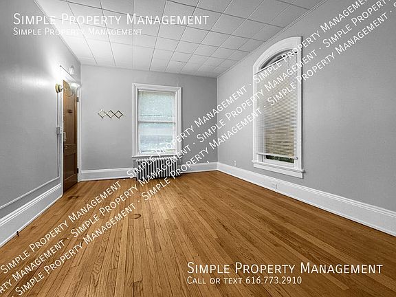 4th image of 331 Crescent St NE APT 1