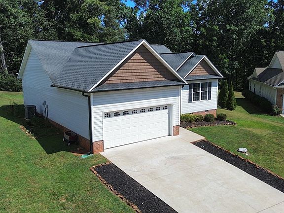 4th image of 149 Topaz Ln