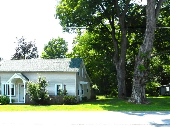 6 2nd Street, Queensbury, NY 12804