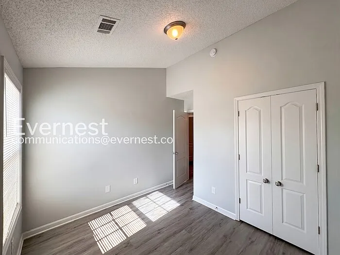 8640 Thomas Ln — Photo 13