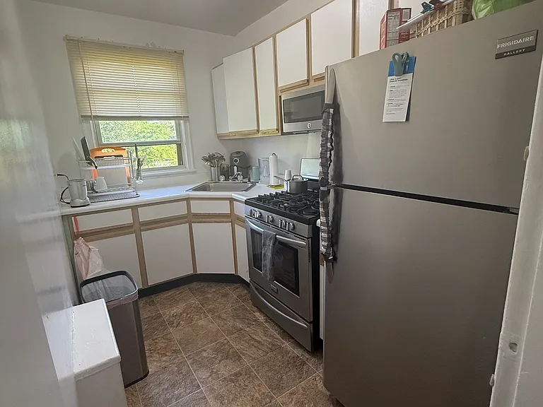 42 Winchester Ave #2A — Photo 6