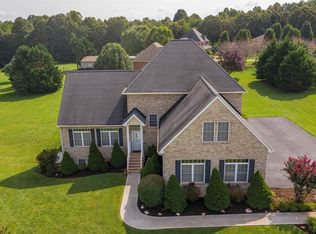 1235 Majestic Oaks Dr, Forest, VA 24551