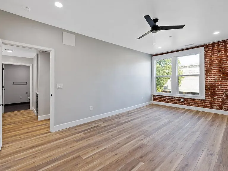 147 S K St #202 — Photo 15