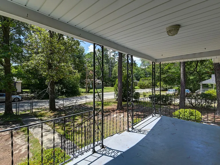 1330 Kingston Rd — Photo 3