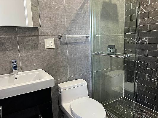 4th image of 291 Pleasant Ave APT 5B
