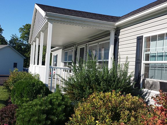 2nd image of 18 Oak Dr