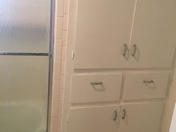 4th image of 1211 E Osage Ave