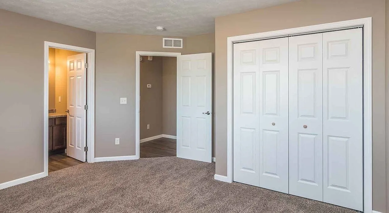 3 Bedroom Barker Crossing Townhome with Attached Garage & In-Unit Laundry — Photo 2