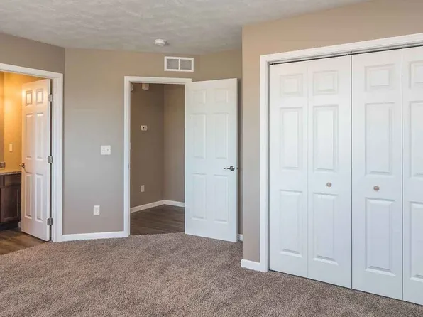 3 Bedroom Barker Crossing Townhome with Attached Garage & In-Unit Laundry, 409 W Opal Ln #1, Hartford, SD 57033