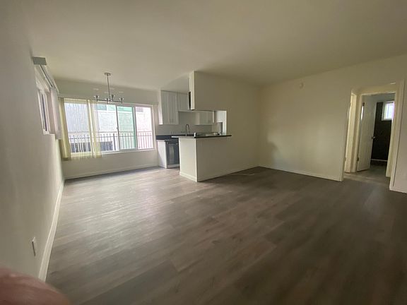 2nd image of 1839 Corinth Ave #3