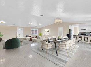 11727 Lamont Ct, Oak Hills, CA 92344