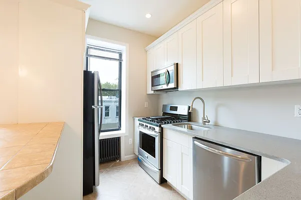 Rented by MNS | media 24