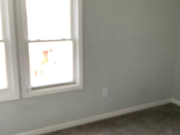 5th image of 3-550 Park Dr #3