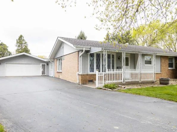 13000 Crescent Ct, Crestwood, IL 60445