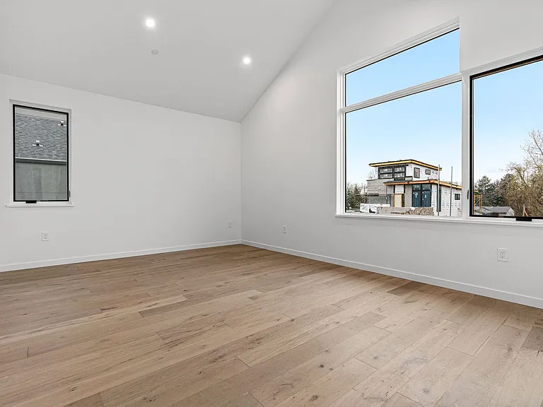 2155 Vine Ave — Photo 13