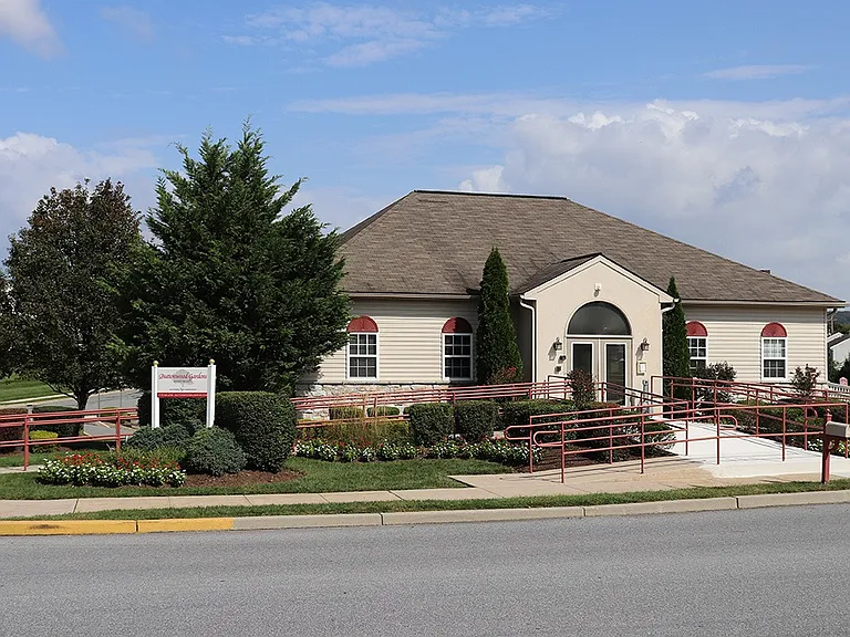 Buttonwood Gardens Apartments — Photo 2