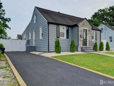 39 Delaware Ave, Carteret, NJ, 07008