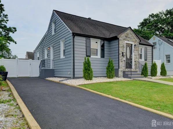 39 Delaware Ave, Carteret, NJ 07008