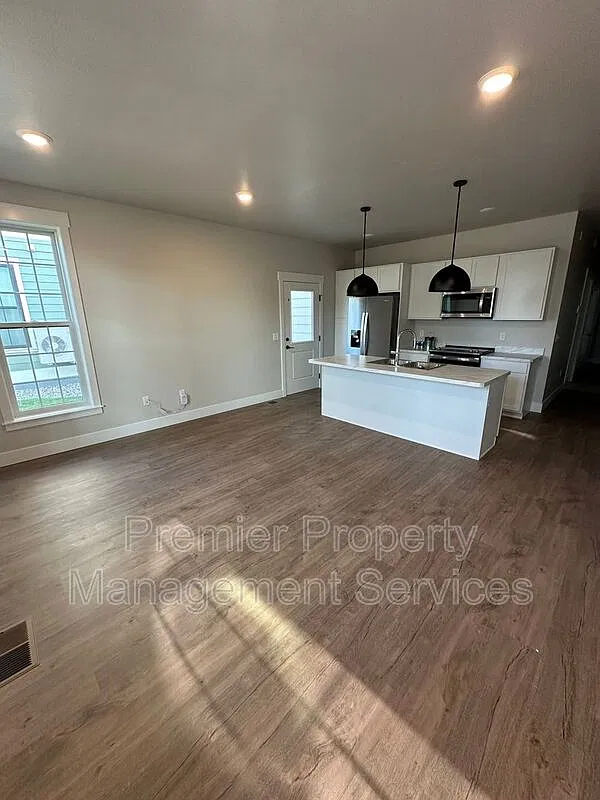 2 bed, 2.0 bath, 1120 sqft, $1,550 — Photo 3